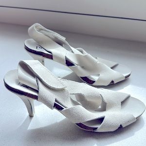 Women’s white suede Pedro Garcia heel. Like new condition. Size 38